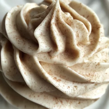 Deliciously Easy Apple Buttercream Icing for Home Baking
